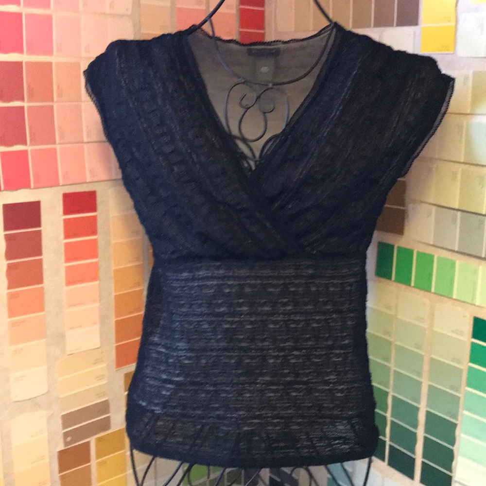 Ann Taylor petites sleeveless black lace top